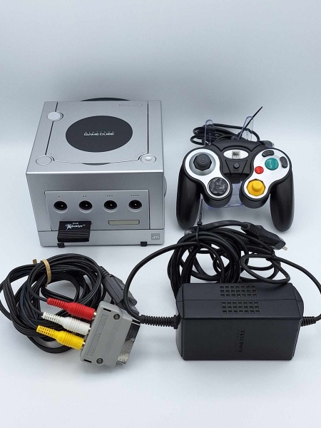 Nintendo Gamecube Spielekonsole inkl. Zubehör - Silber